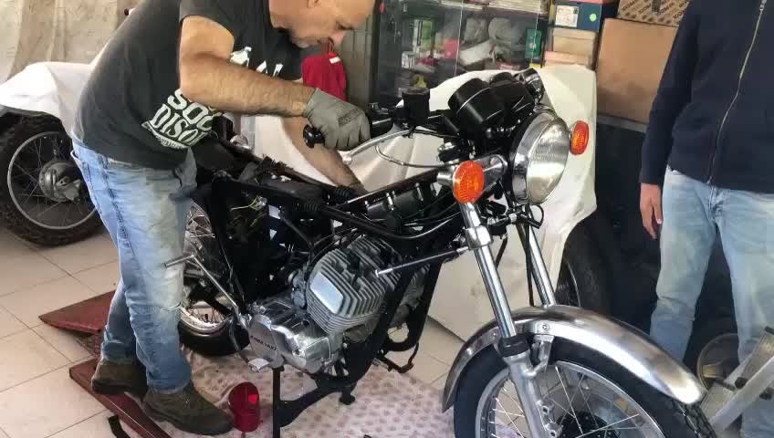 Boas. Têm viseiras shoei para x8 de 1992. Se tiver quero 2 t...