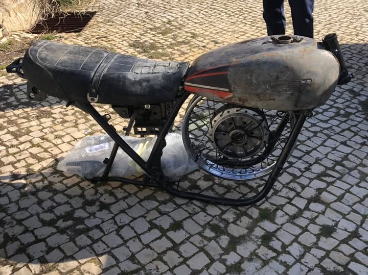 Tem
 pastilhas sintetetizadas pra GSXR 1100 de 1986 mod: MK ...